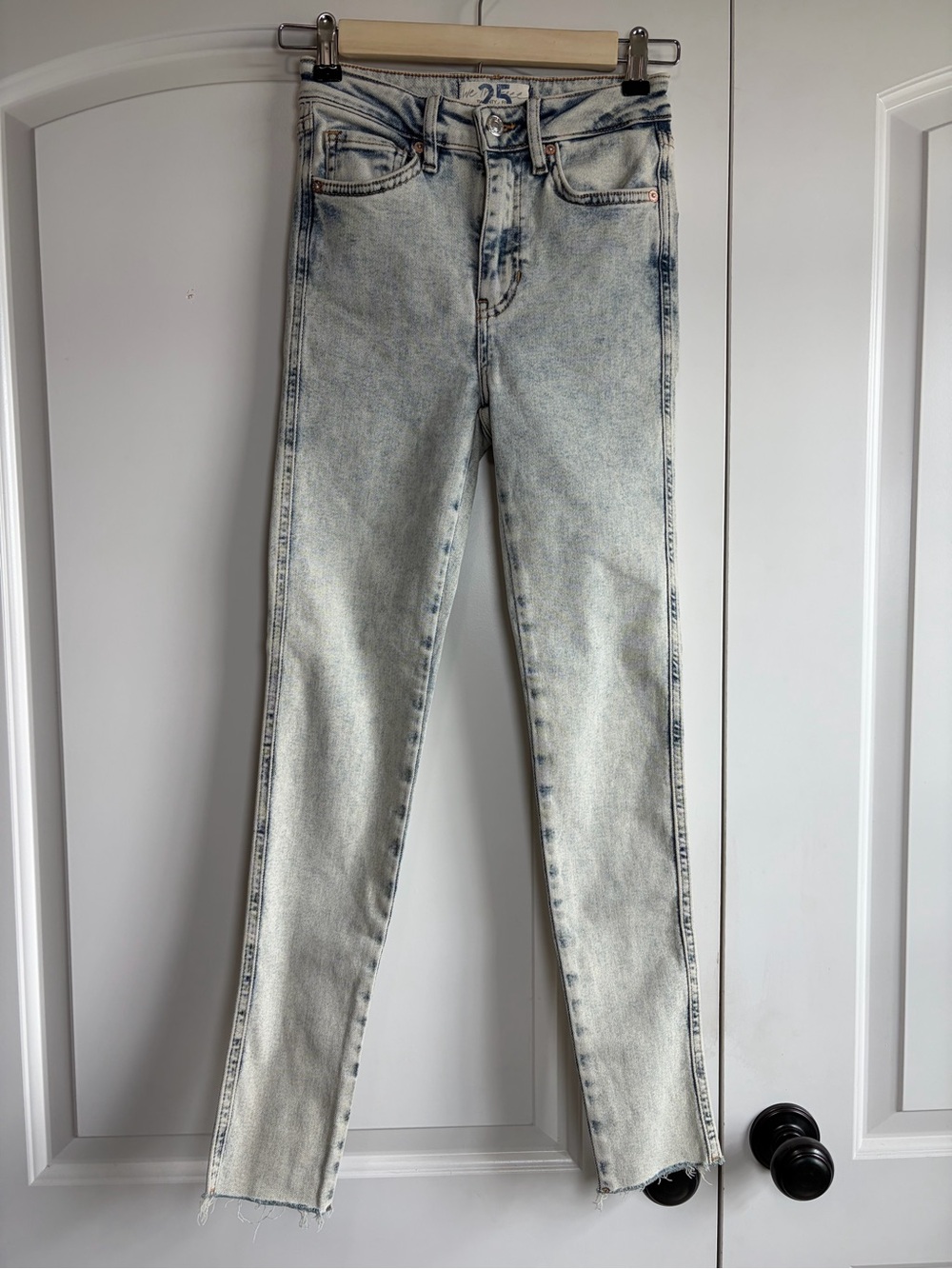 We The Free Light Wash High-Rise Skinny Jeans Size 25